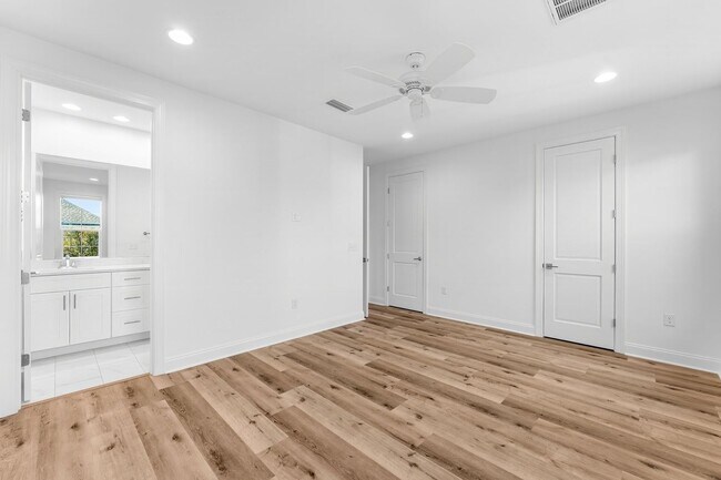 Building Photo - 117 Roundwood Dr