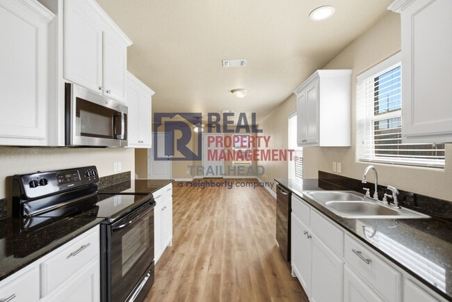Building Photo - 901 Dart Ct
