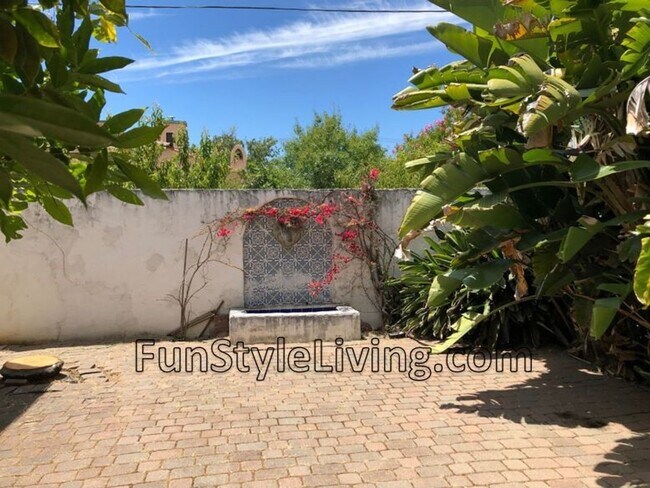 Building Photo - Charming Mediterranean Circa 1937 House