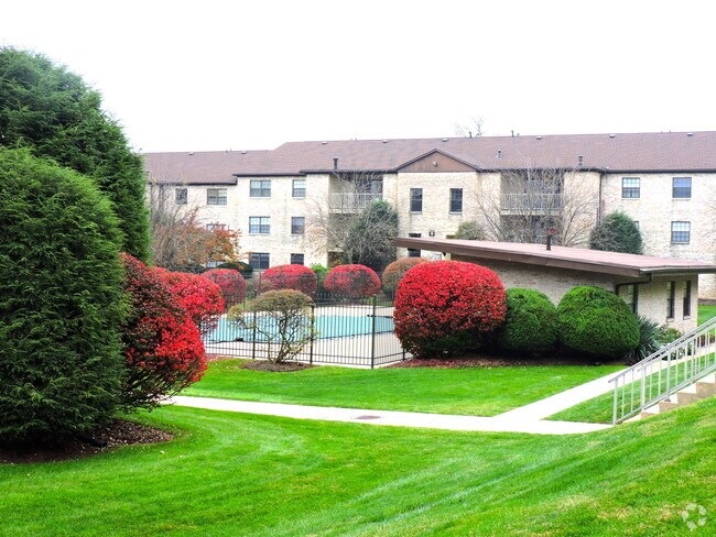 Building Photo - Country Club Apartments