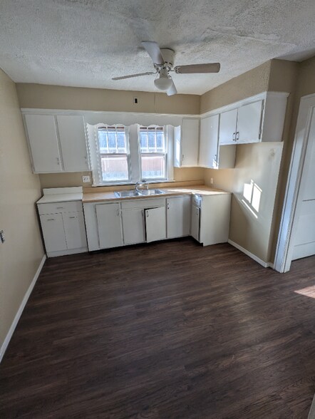 Building Photo - 146 Fairlawn Ave