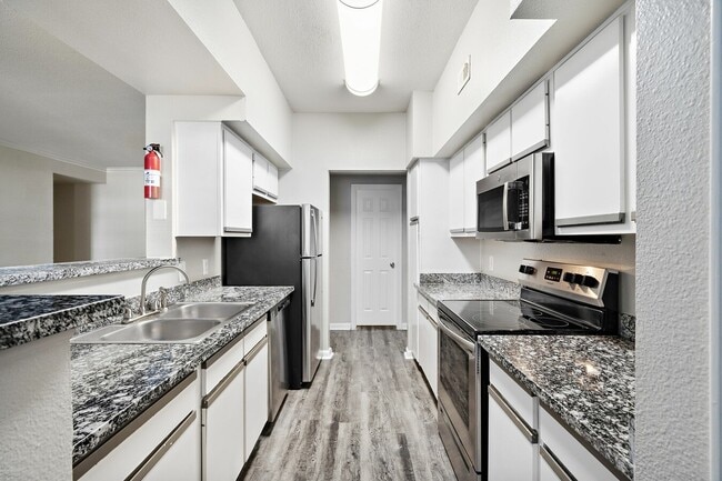 Primary Photo - Modern, Pet-Friendly, and Priced Right!