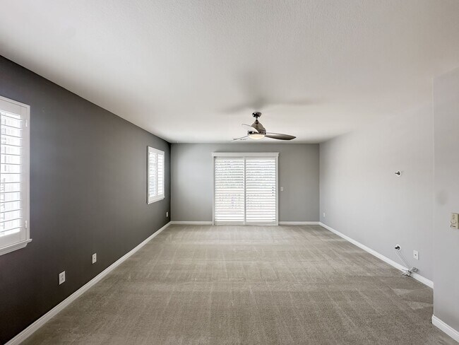 Building Photo - 32920 Northshire Cir