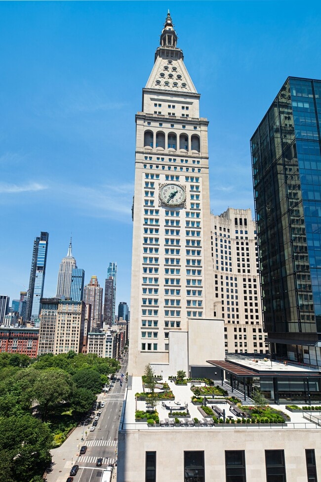 Building Photo - 23 E 22nd St