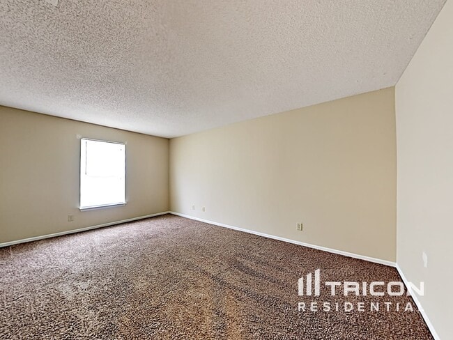 Building Photo - 6733 Everbloom Ln