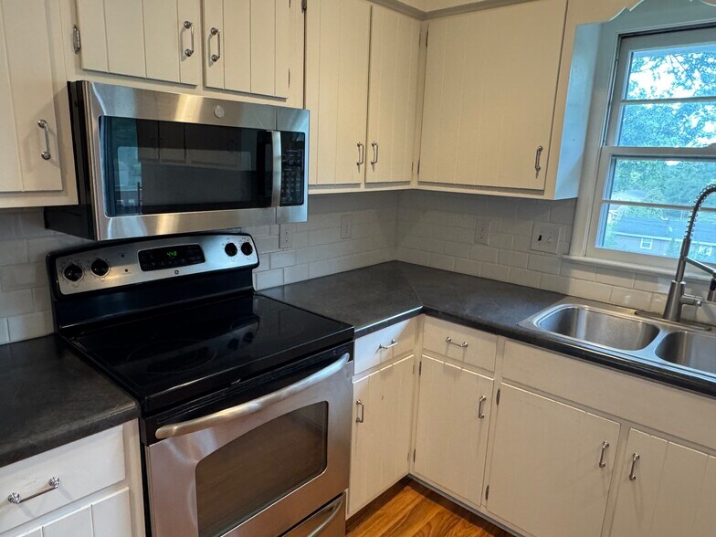 Building Photo - 4805 N 96th St
