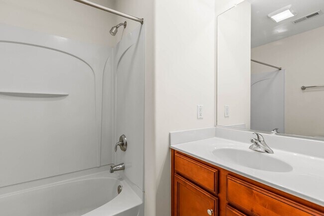 Building Photo - 3760 Shadow Ridge Dr