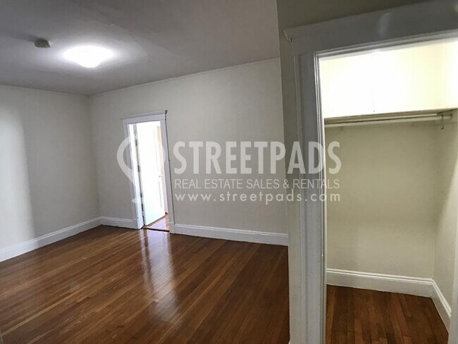Building Photo - 1 bedroom in Boston MA 02215