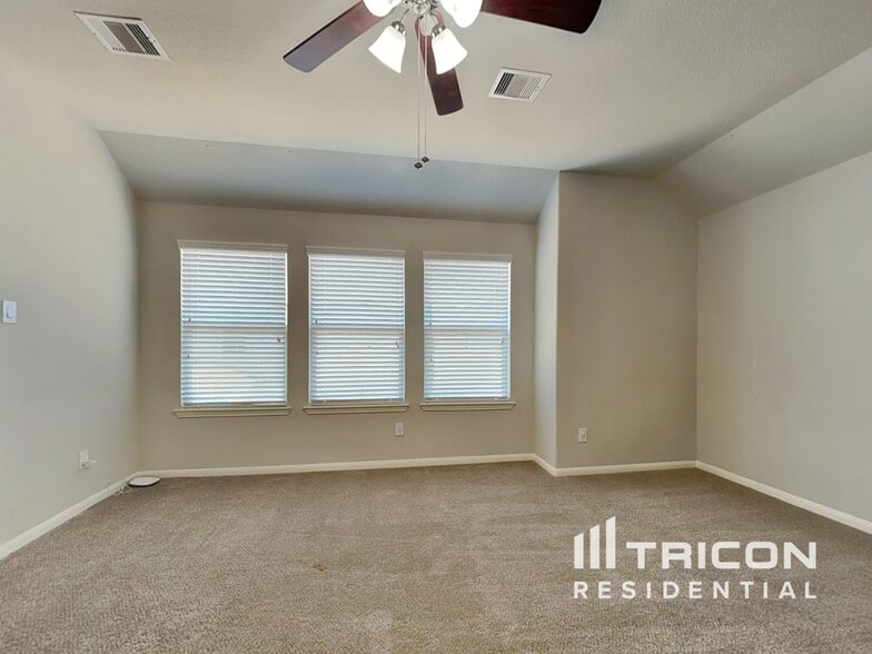 Building Photo - 17103 Amarose Dr