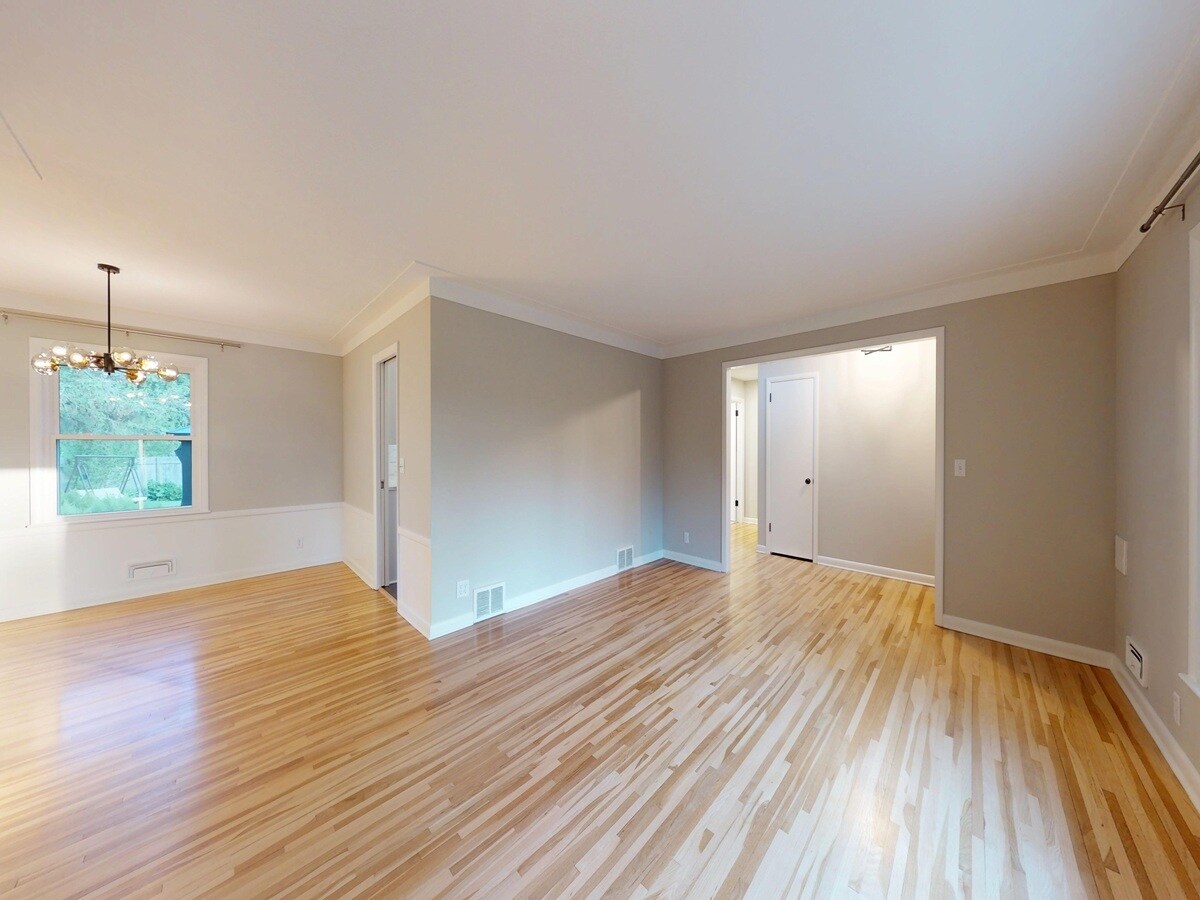 Building Photo - 6012 Virginia Ave S