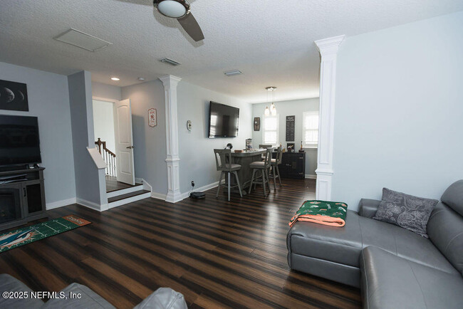 Building Photo - 5335 Clapboard Creek Dr