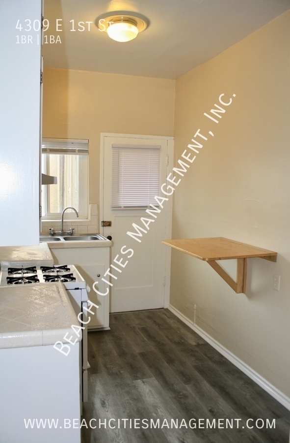 Building Photo - Lovely One Bedroom in Belmont Shore with g...