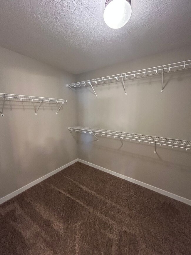 Building Photo - Beautiful 4 Bedroom, 2.5 Bath Home in Newberg- Pet Friendly!
