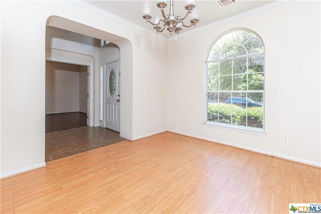 Building Photo - 2122 Modoc Dr