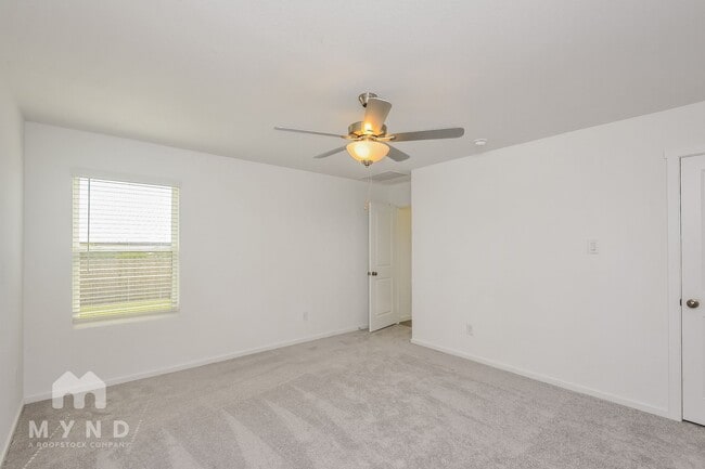 Building Photo - 2749 Mistwood Dr