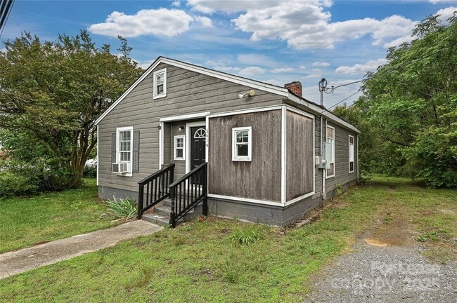 Building Photo - 3619 Little Mountain Rd