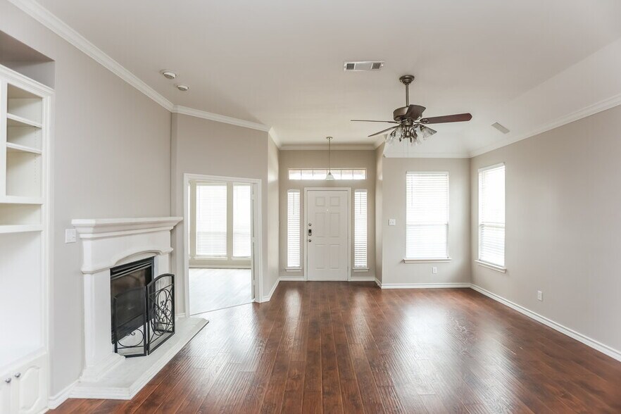 Building Photo - 4520 Chesapeake Bay Dr
