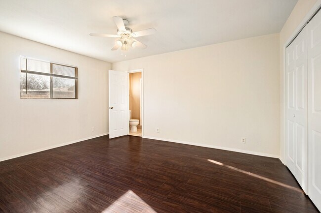 Building Photo - Charming 2 Bedroom, 2 Bath Duplex in a Prime South Austin Neighborhood