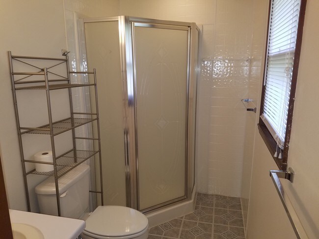 Building Photo - 359 Cedar Point Rd