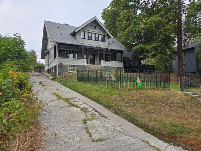 Building Photo - 331-33