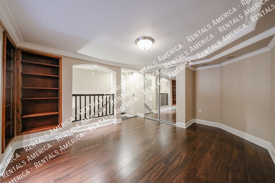 Building Photo - 1701 E Colter St