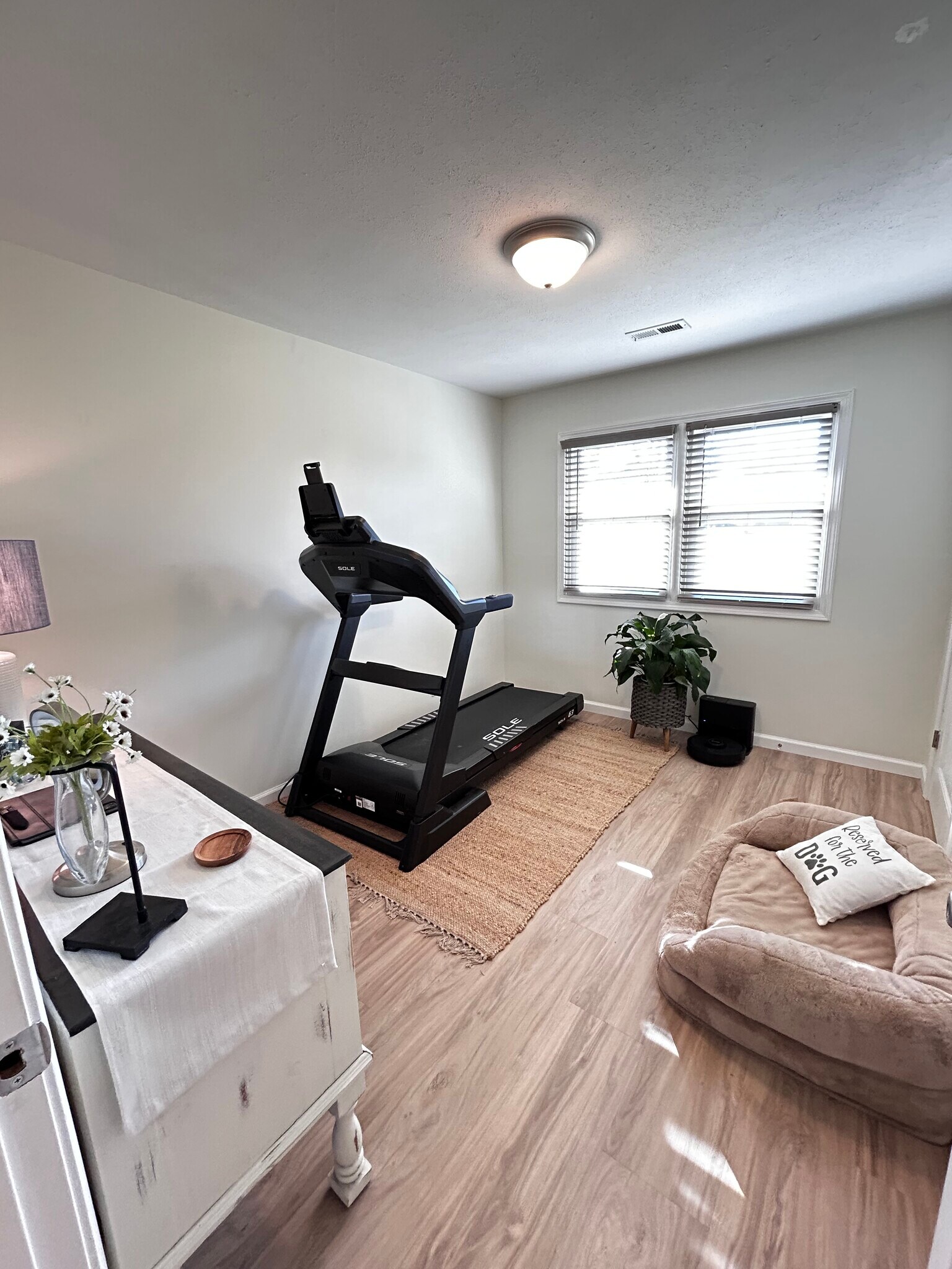 Building Photo - 4214 Englewood Blvd