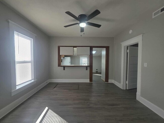 Building Photo - Updated home for a Great Price!