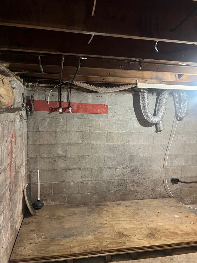 Building Photo - 38 Cherry Ln