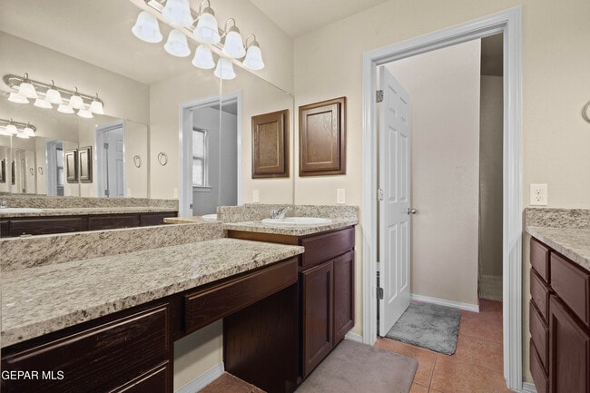 Building Photo - 12000 Prairie Ridge St