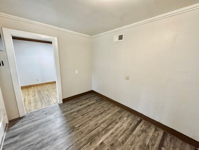 Building Photo - 3924 Cheryl Dr