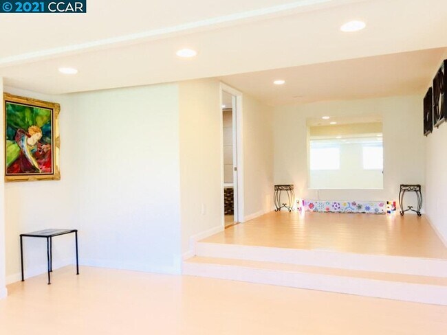 Building Photo - 175 Los Vientos Way