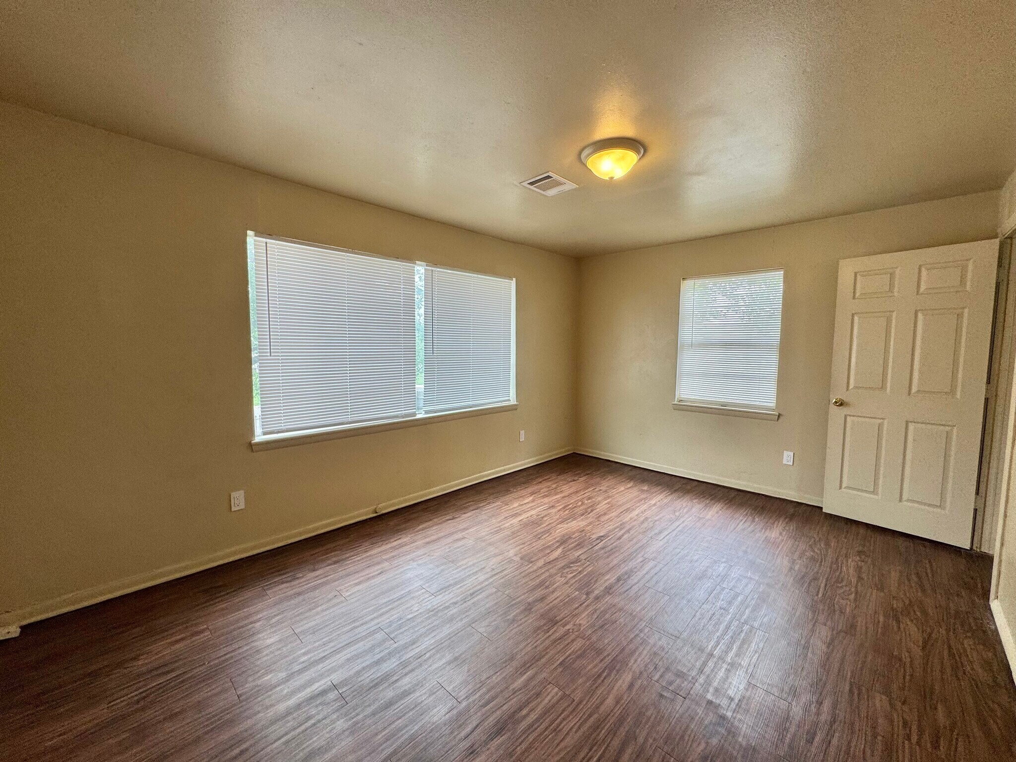 Building Photo - 444 Babb Dr