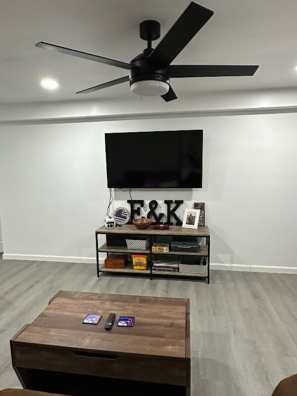 Building Photo - 152 Lepes Rd