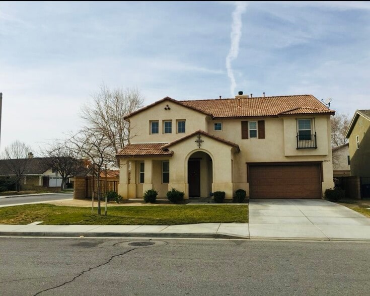 Primary Photo - 44523 Byron St