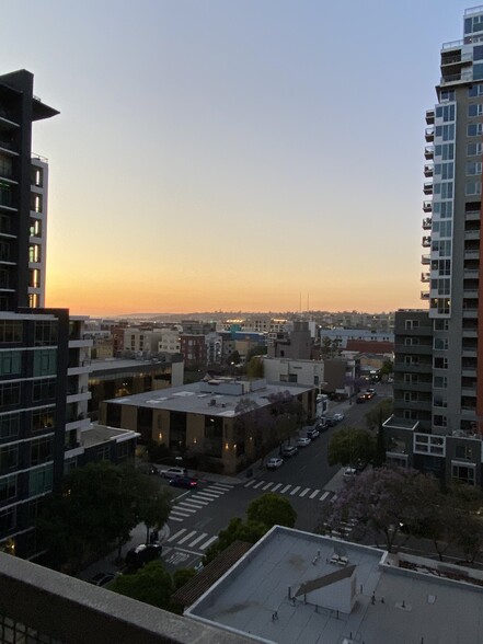 Gorgeous city views at sunset - 350 W Ash St