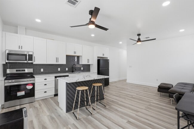 Building Photo - 8209 Richland Dr