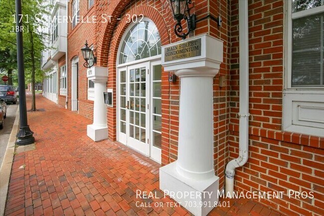 Building Photo - 171 Somervelle St