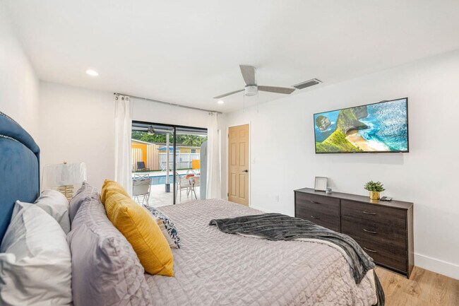 Building Photo - 8444 Sheraton Dr