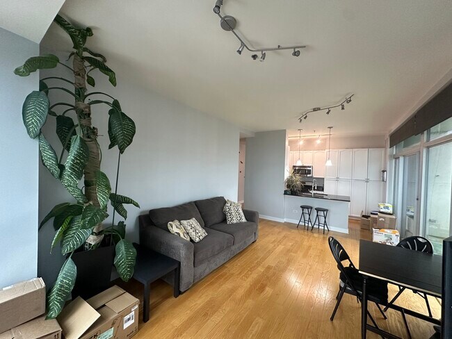 Building Photo - 1400 S Michigan Ave