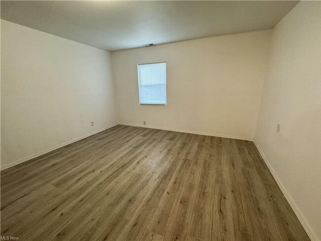 Building Photo - Recently Updated
