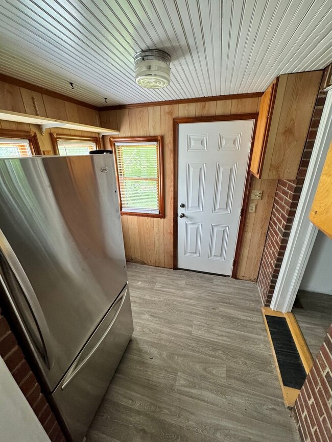 Building Photo - Cozy 4 bed 1.5 bath Ranch House in Petersburg