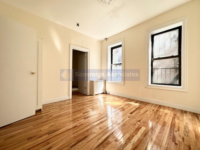 Building Photo - 526 W 161st St