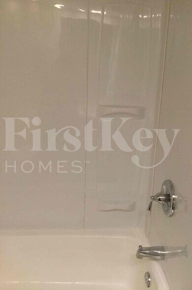 Building Photo - 123 Keller Ave