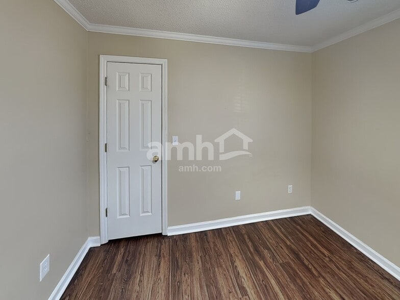 Building Photo - 2227 Joann Dr