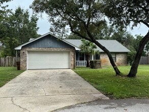 Building Photo - Gulf Breeze - Paradise Bay - 3 bedroom, 2 bathroom w/ lawn care included