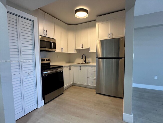 Building Photo - 5731 NW 37th St