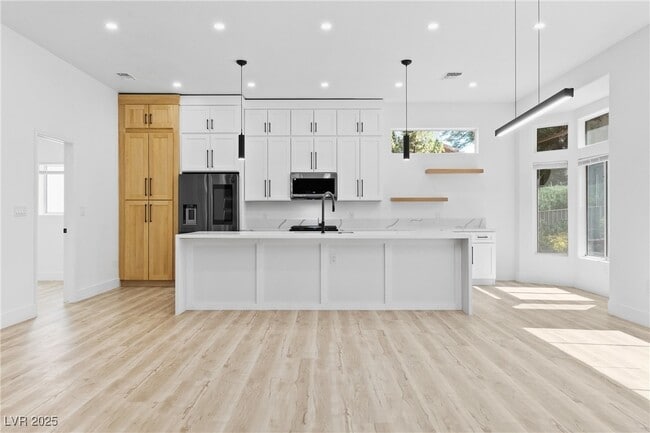 Building Photo - 10709 Hunters Woods Pl
