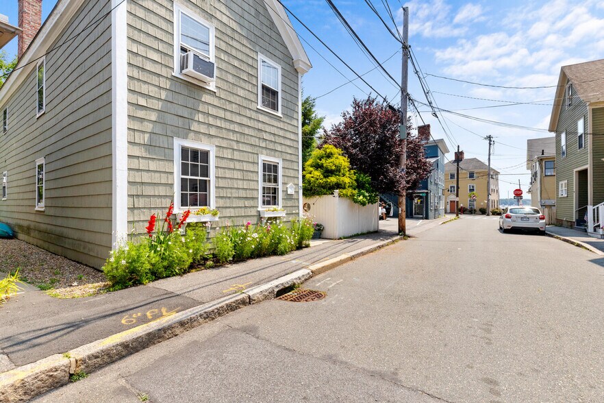 Building Photo - 25 Becket St