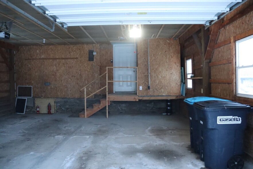 Building Photo - 311 Main St