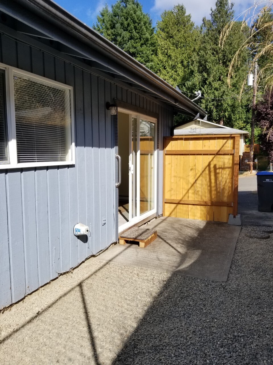 Building Photo - 509 Constitution Ave S